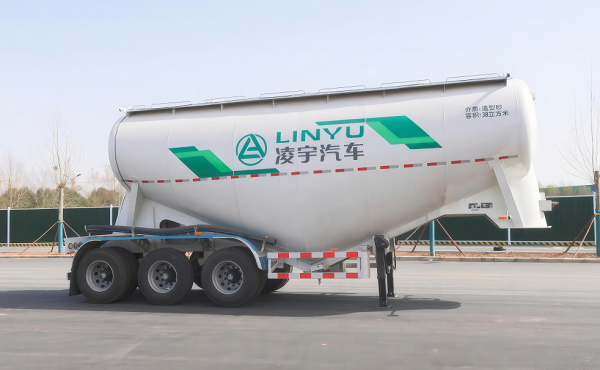 梦之城粉粒物料运输半挂车