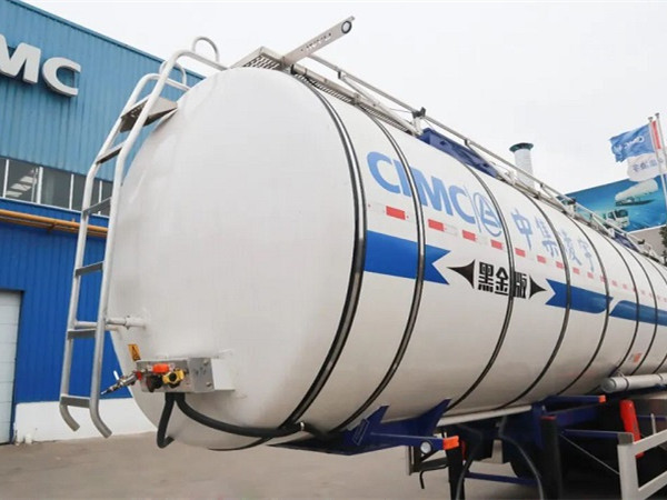 梦之城液体运输半挂车“虎啸而来”