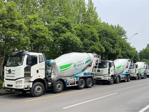 “当红顶流”再发车，，，，高颜值 秀一波！